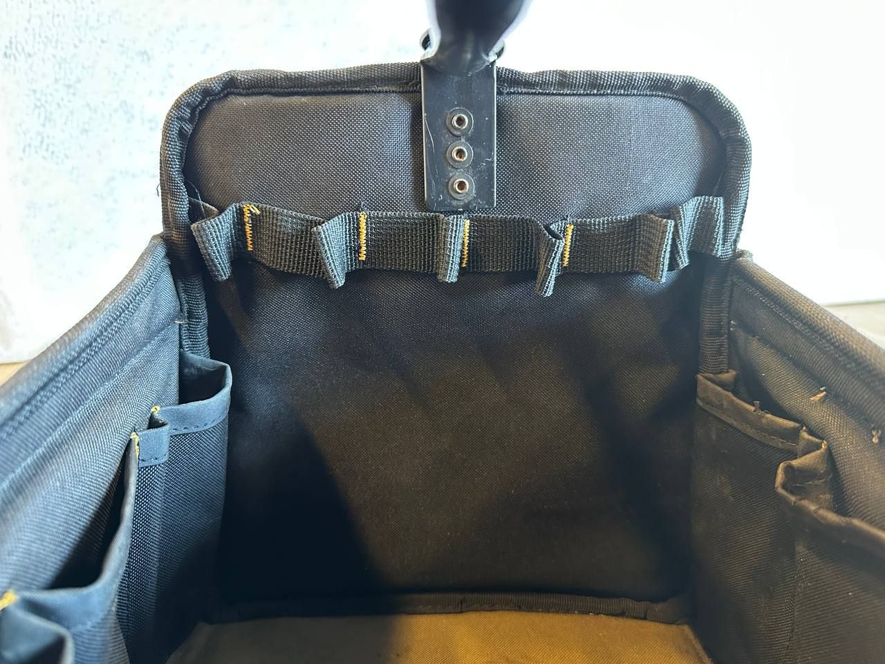CLC Work Gear 1578 medium verktøykasse | 28 L | 21 lommer | polstret skulderstropp