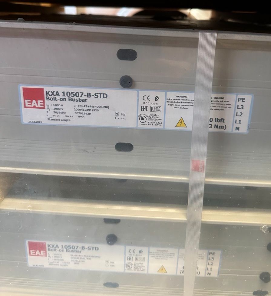 EAE KXA 10507‑B‑STD Strømskinne 1000 A | Aluminium | Bolt‑on | IP55
