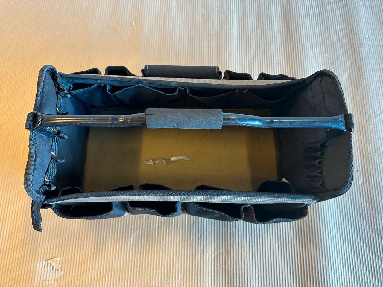 CLC Work Gear 1578 medium verktøykasse | 28 L | 21 lommer | polstret skulderstropp