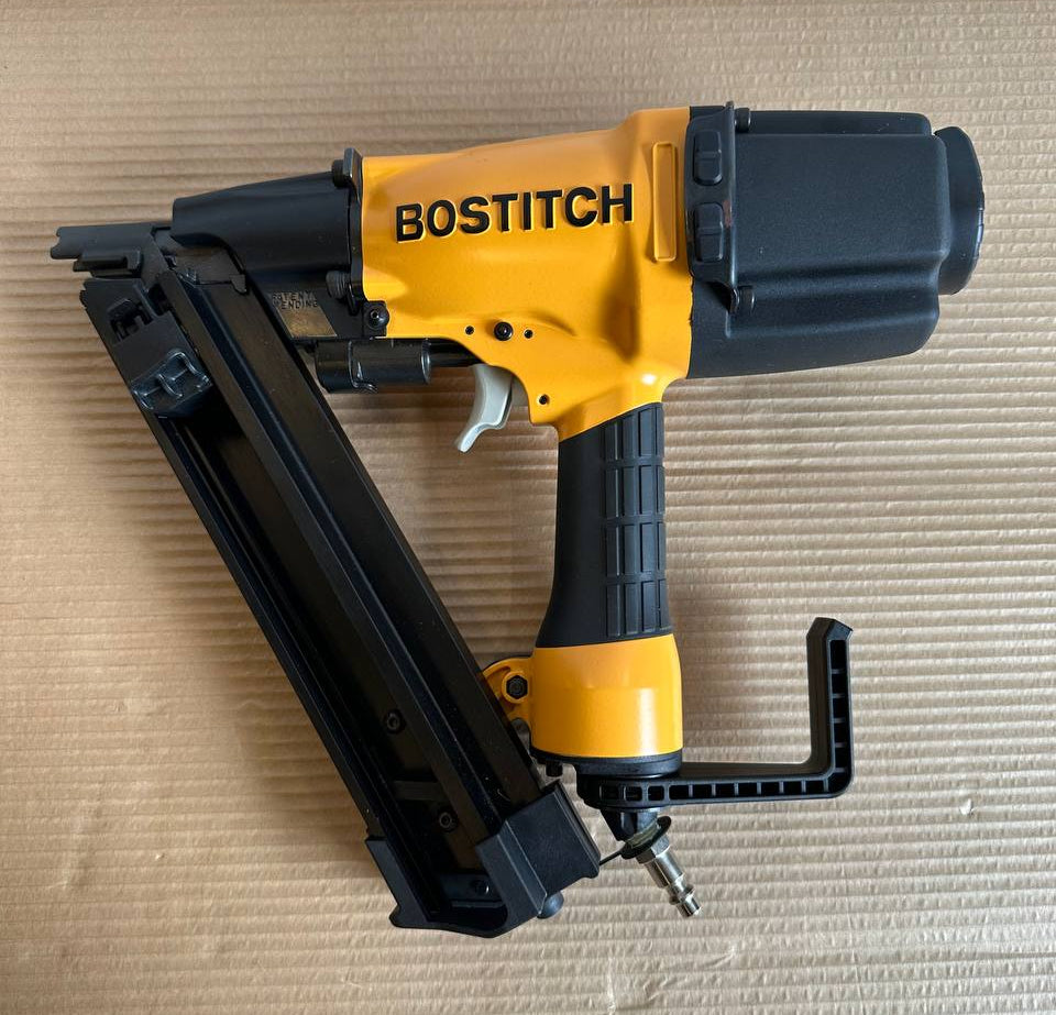 Spikerpistol MCN250-E | Metallbeslag | Presis montering