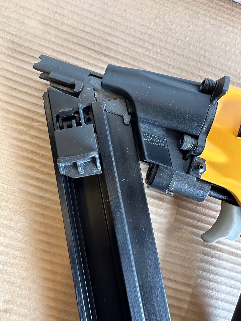 Spikerpistol MCN250-E | Metallbeslag | Presis montering