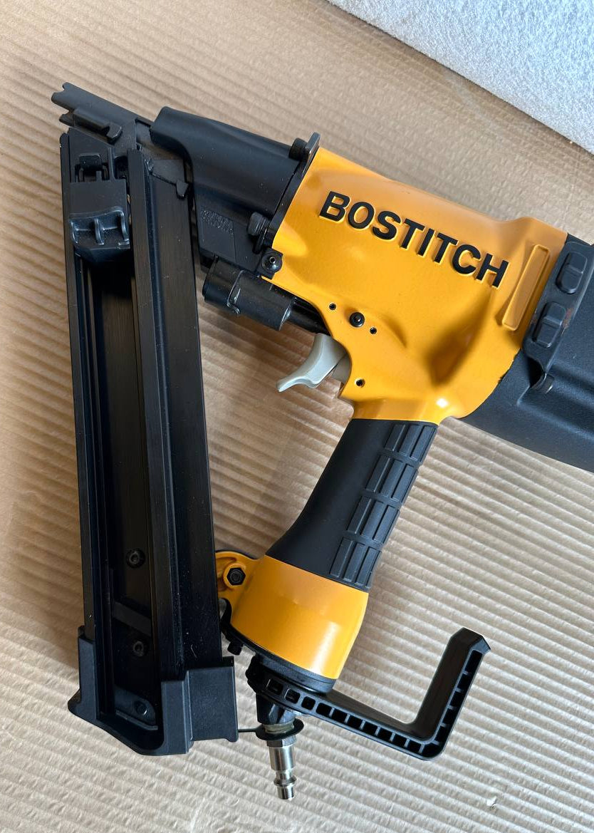 Spikerpistol MCN250-E | Metallbeslag | Presis montering