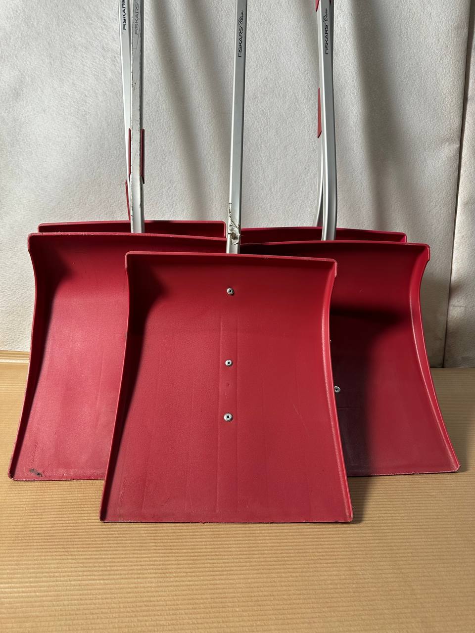 Fiskars Classic Snølett 0855 – Lett og solid snøskuffe