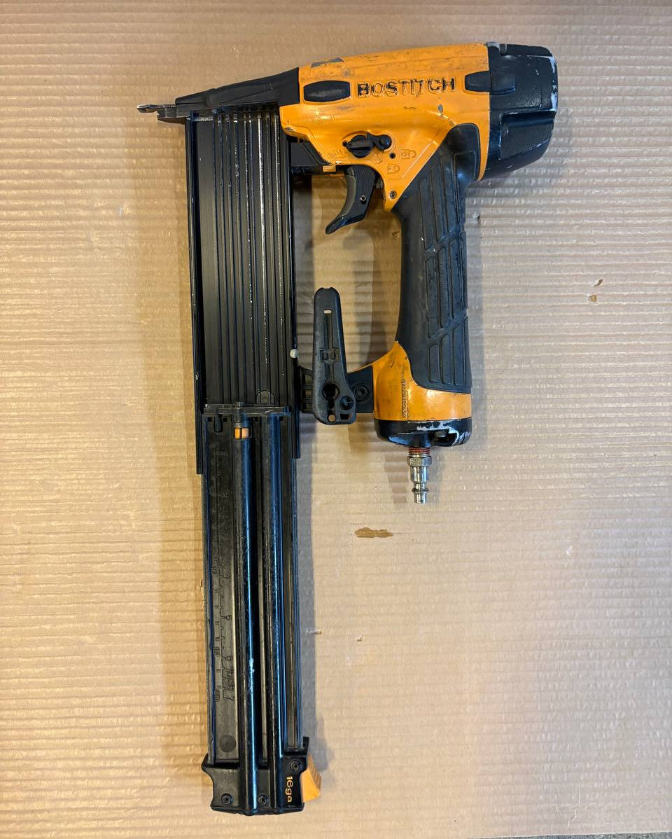 Bostitch FN 1650-2 Dykkertpistol (16 GA)