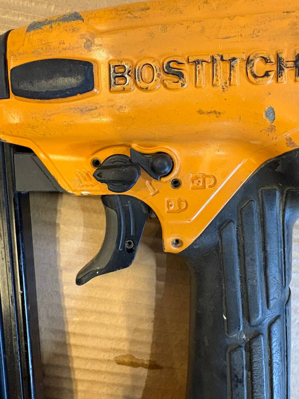 Bostitch FN 1650-2 Dykkertpistol (16 GA)