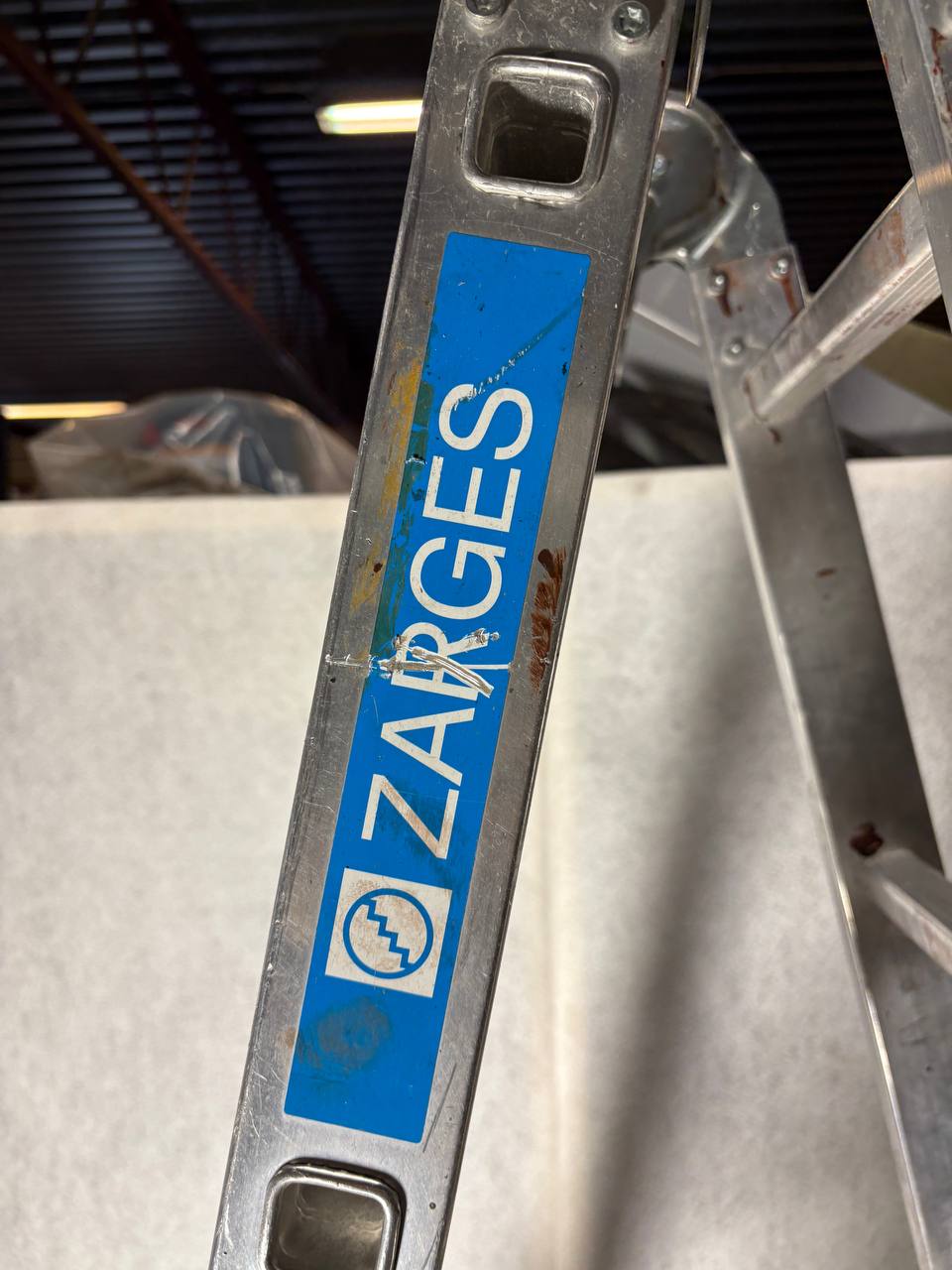 Zarges Multitec M multifunksjonsstige (42384) – 4 × 4 skaft i aluminium