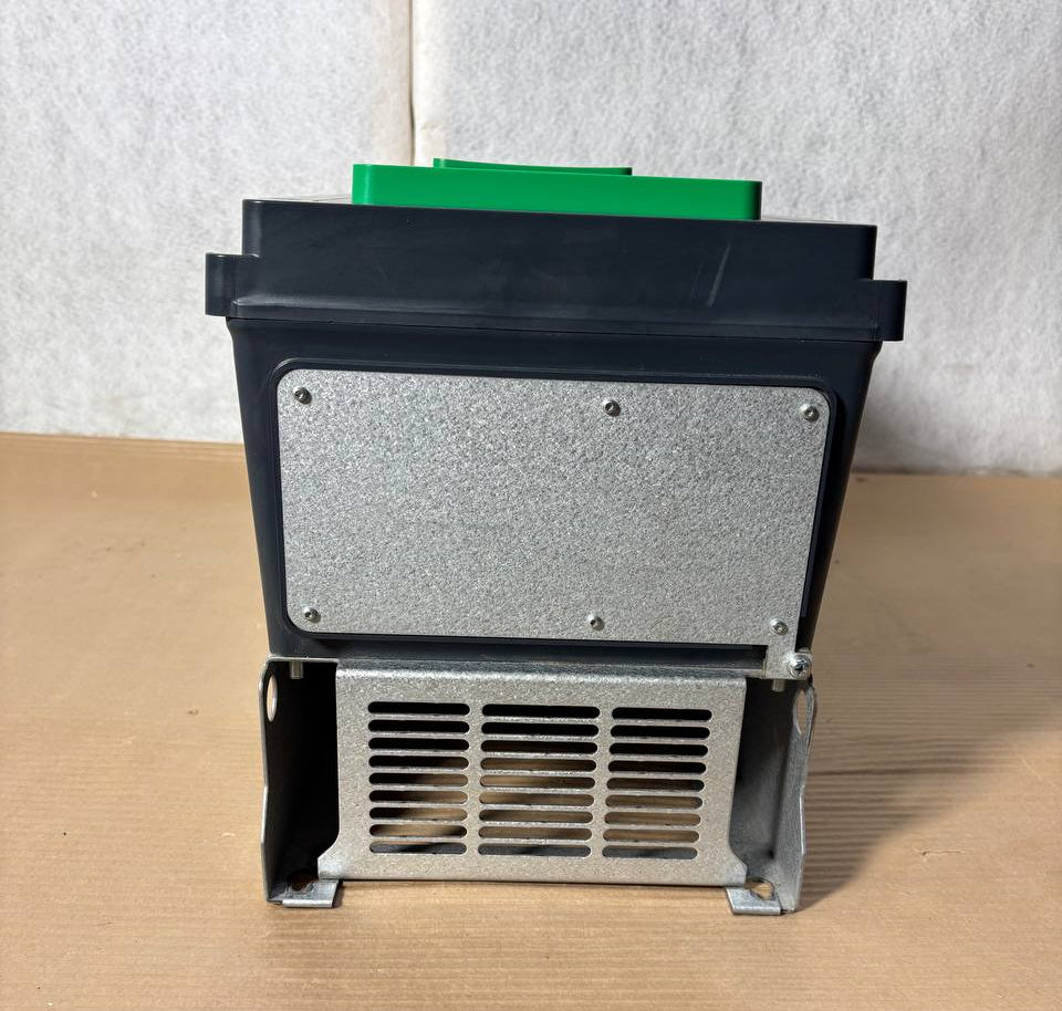 Schneider Altivar Process ATV650 D11N4 – 11 kW / 15 HP VFD IP55 med justerbar fart & sikkerhets-STO