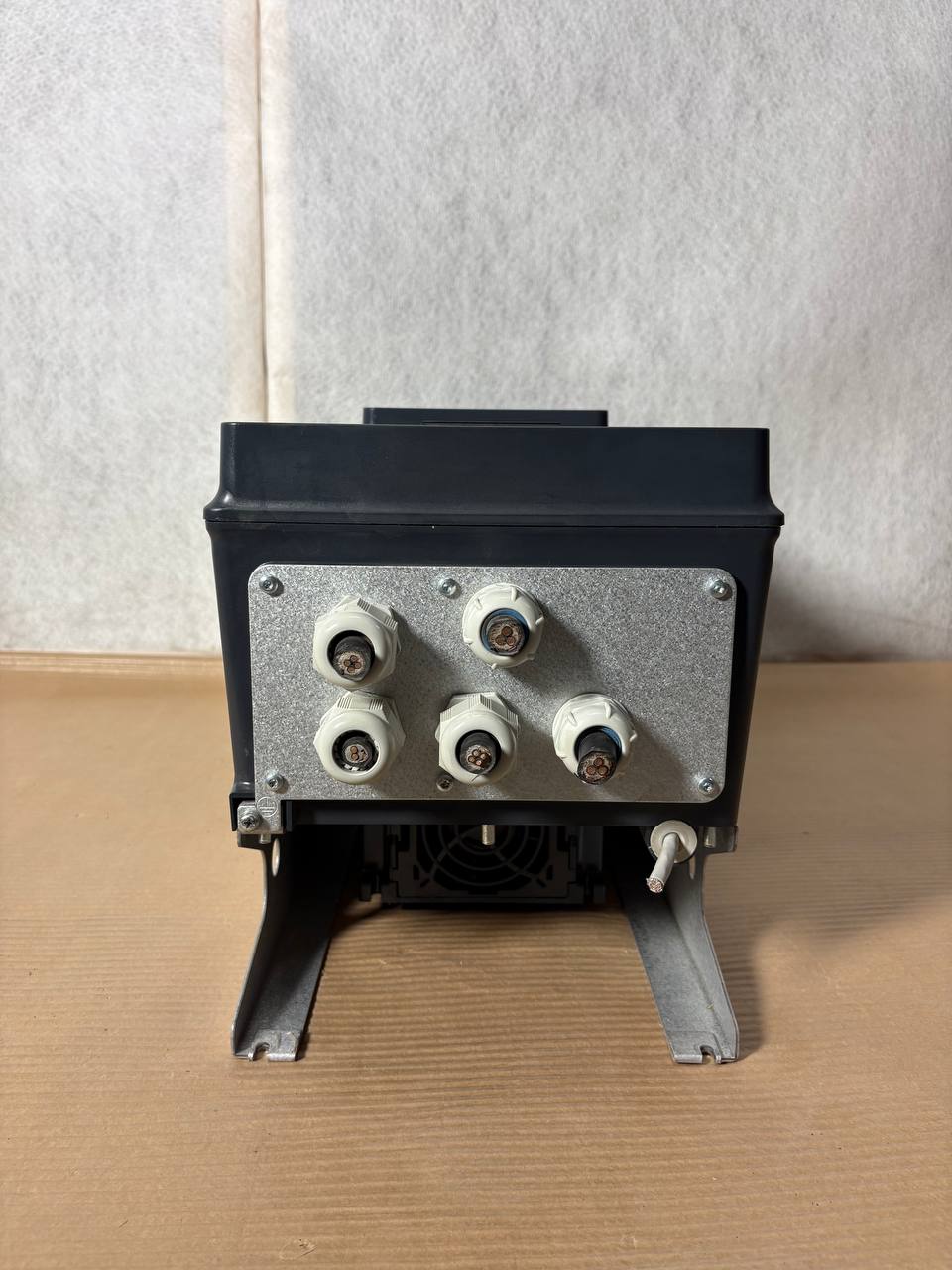 Schneider Altivar Process ATV650 D11N4 – 11 kW / 15 HP VFD IP55 med justerbar fart & sikkerhets-STO