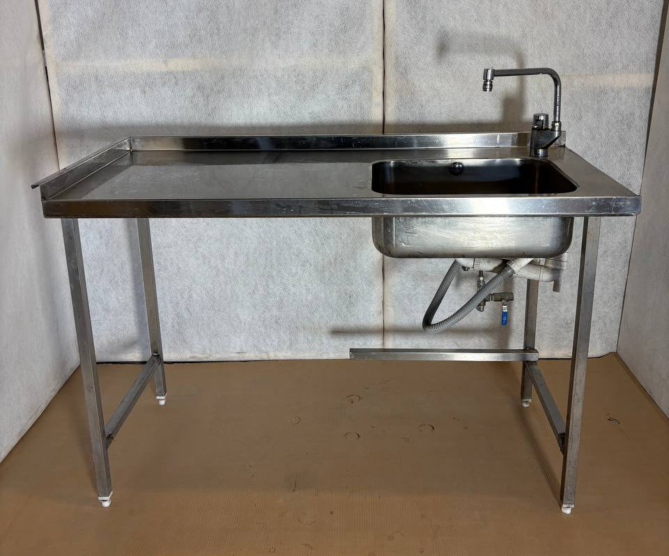 Rustfri oppvaskbenk med vask og kran – L143 x B65 x H94 cm
