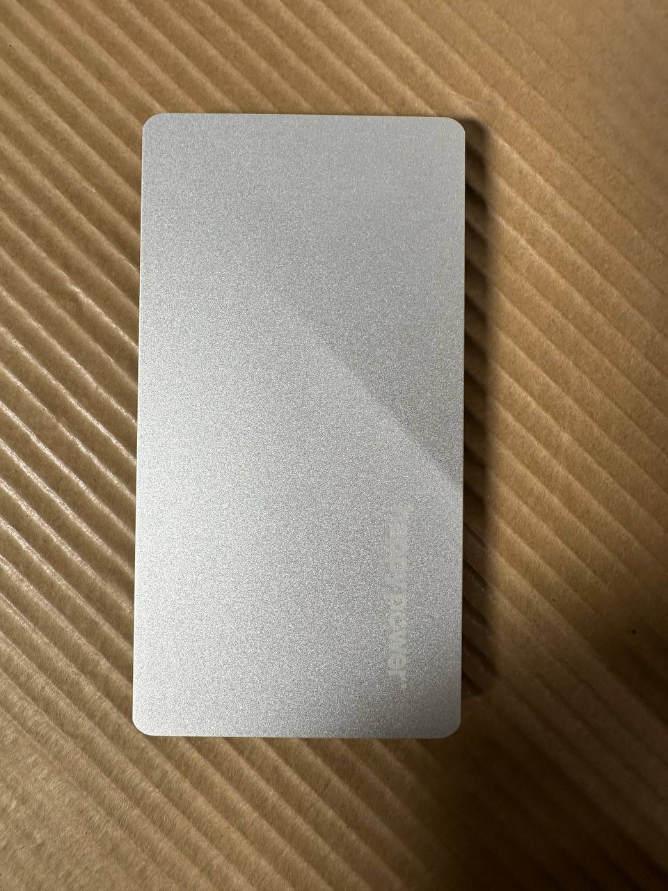 WST Multiple Power Bank Docking Station – 3 stk 8000mAh Powerbanks (Sølv)