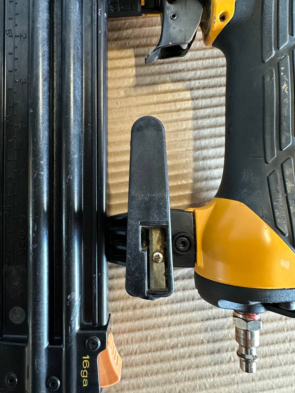 Dykkertpistol Bostitch FN1650SP‑M