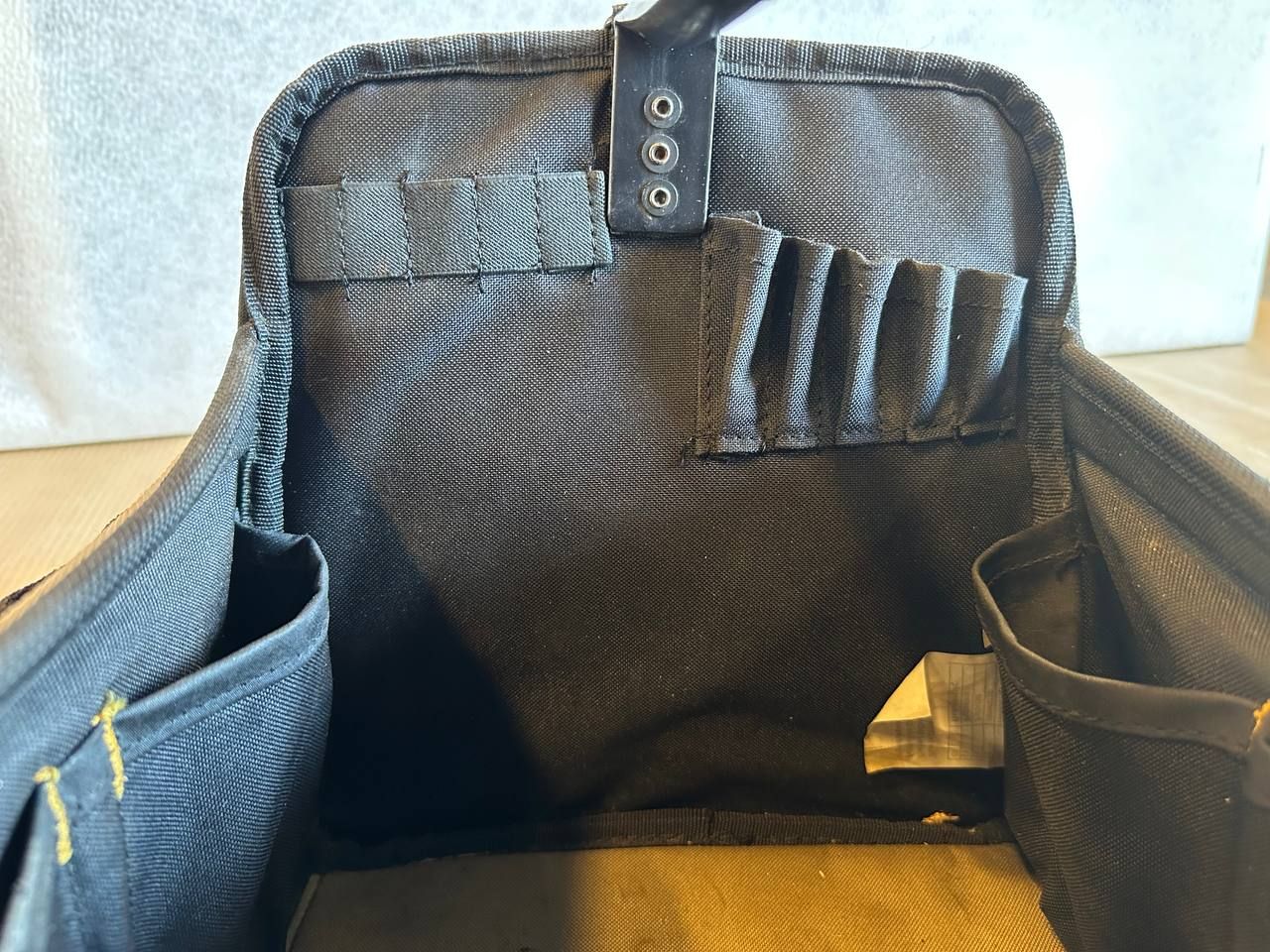 CLC Work Gear 1578 medium verktøykasse | 28 L | 21 lommer | polstret skulderstropp