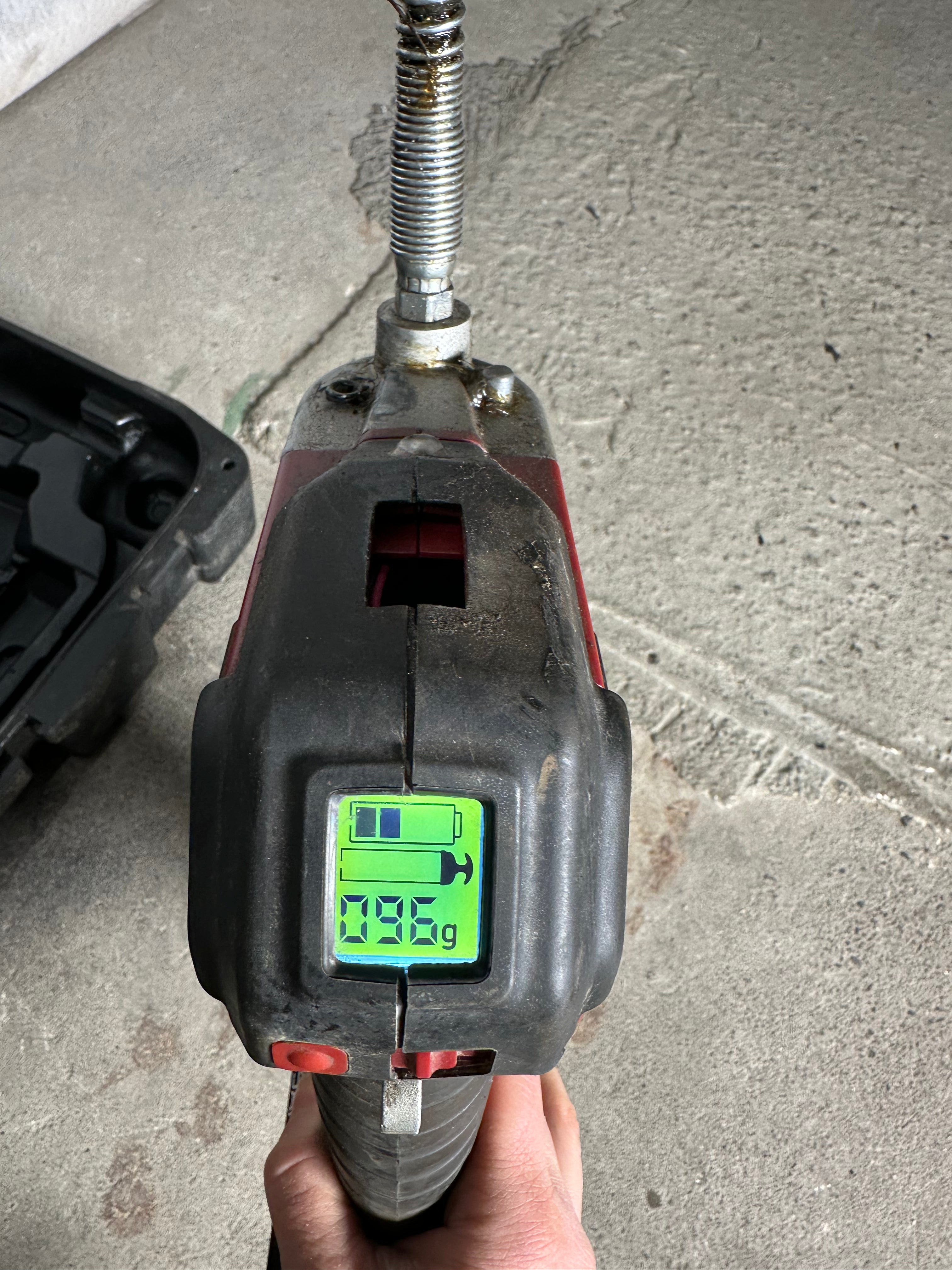 Alemite 596 A1 Elektrisk Fettpresse – Batteridrevet, Kraftig og Ergonomisk Design