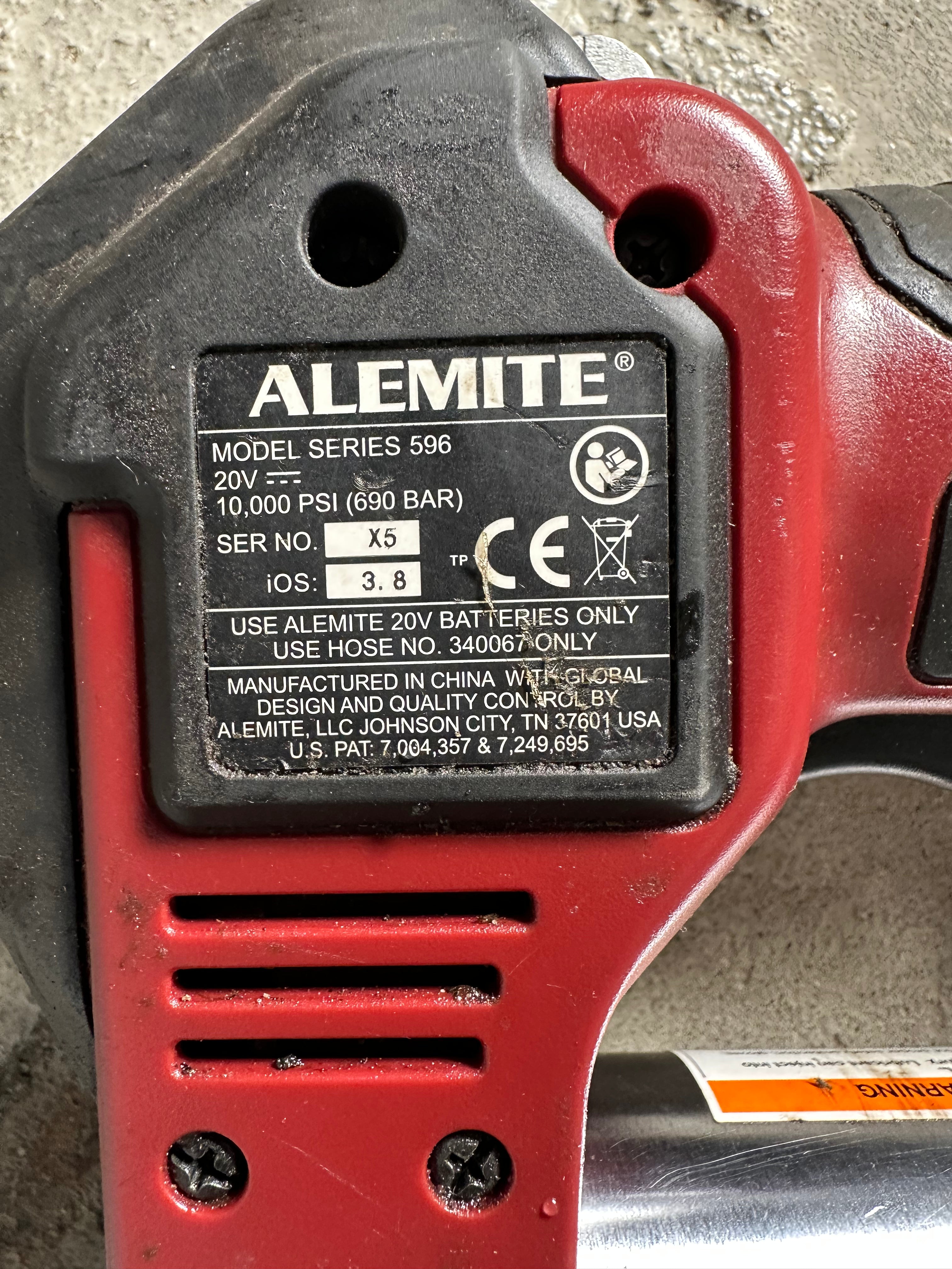 Alemite 596 A1 Elektrisk Fettpresse – Batteridrevet, Kraftig og Ergonomisk Design