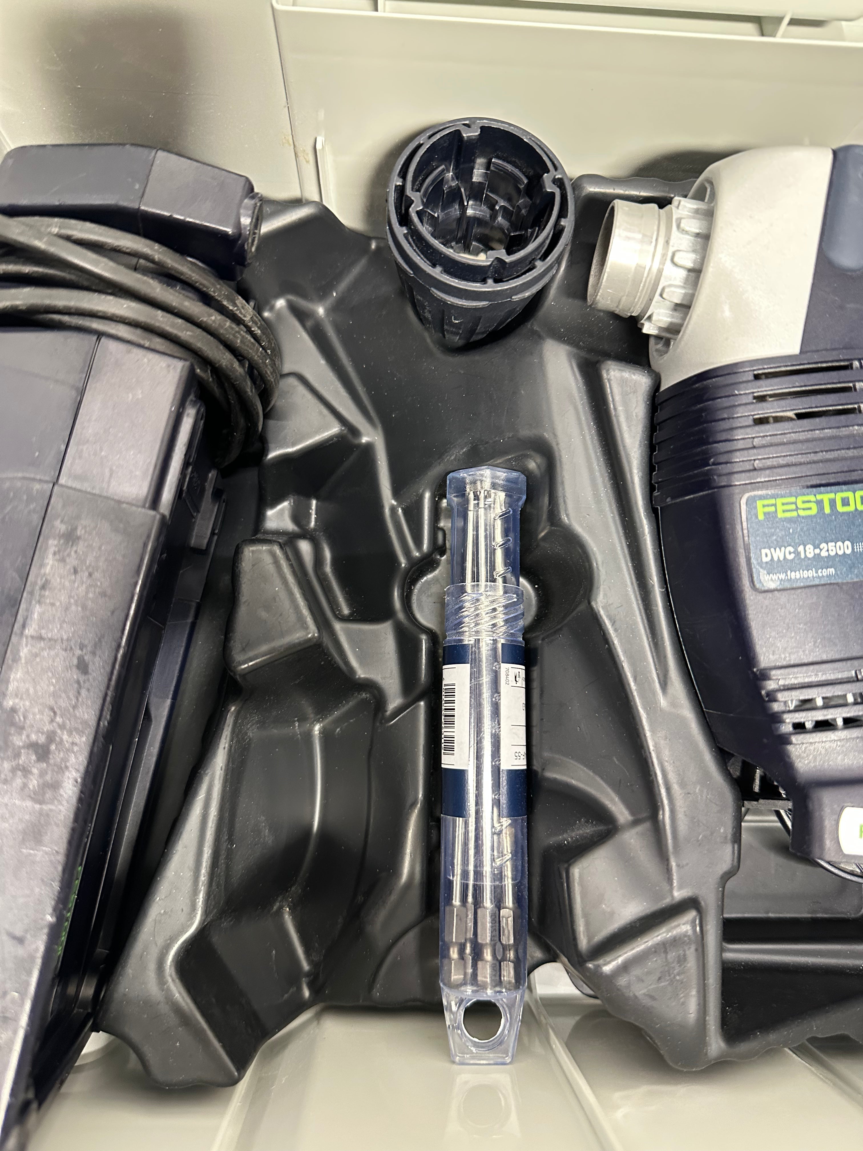 Festool DWC 18-2500 Skruautomat, AF 55 DWC magasininnsats, TCL 6 ladestasjon