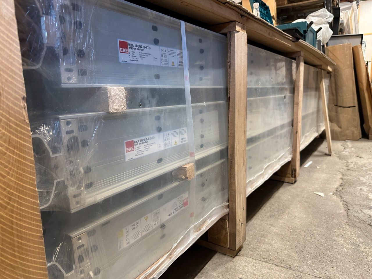 EAE KXA 10507‑B‑STD Strømskinne 1000 A | Aluminium | Bolt‑on | IP55