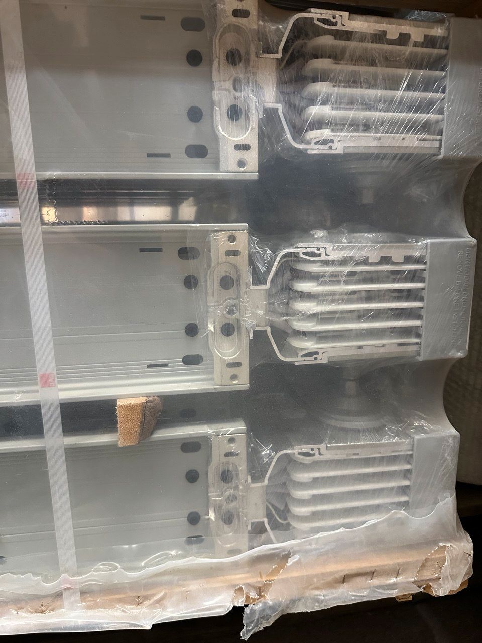 EAE KXA 10507‑B‑STD Strømskinne 1000 A | Aluminium | Bolt‑on | IP55