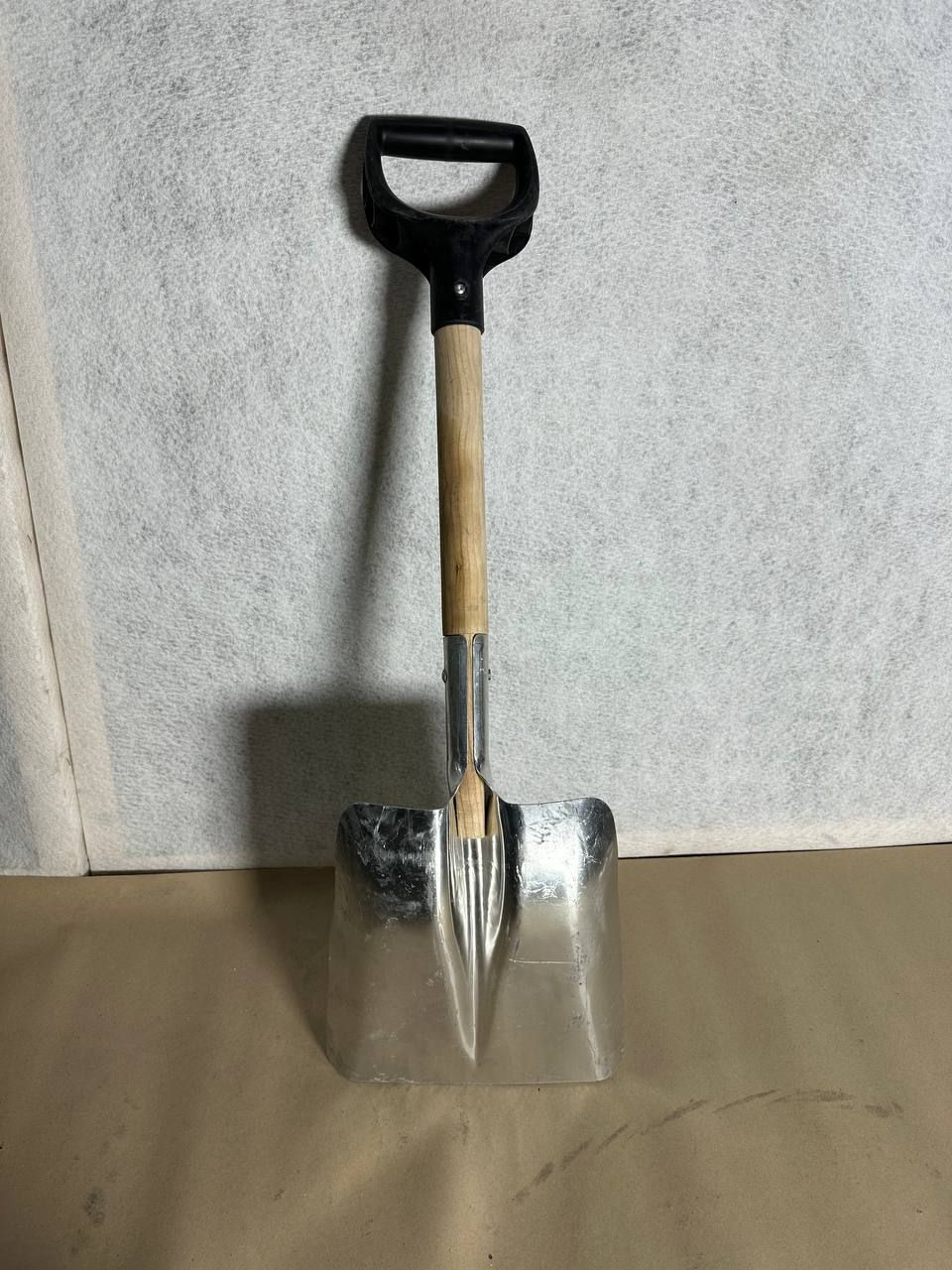 Fiskars solid bilskuffe | Lettvektsmodell med aluminiumblad