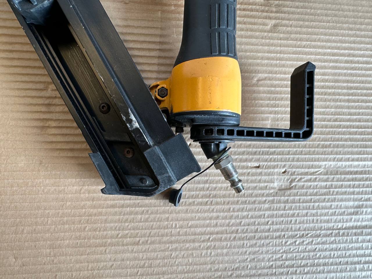 Spikerpistol MCN250-E | Metallbeslag | Presis montering  | Uten koffert