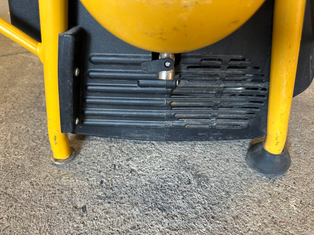Bostitch TrimAir Kompressor 6L – 8 Bar