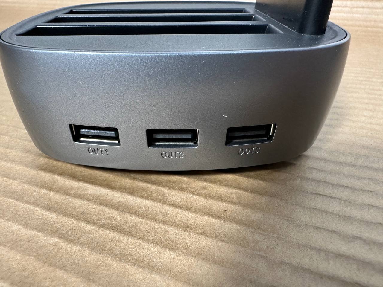 WST Multiple Power Bank Docking Station – 3 stk 8000mAh Powerbanks (Sølv)