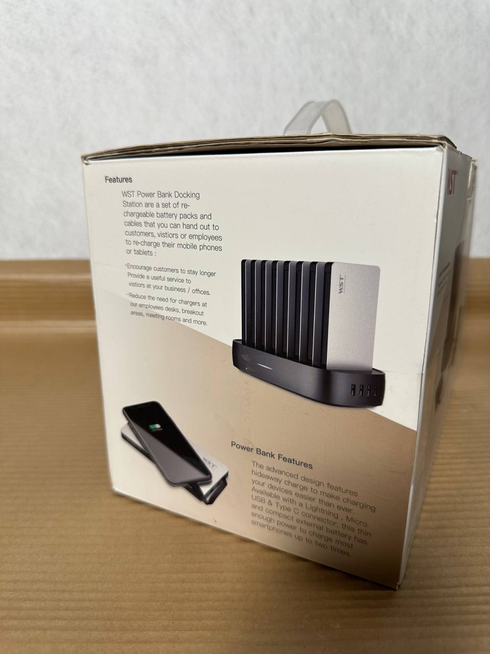 WST 8000mAh x 8 Multiple Power Bank Docking Station – Svart