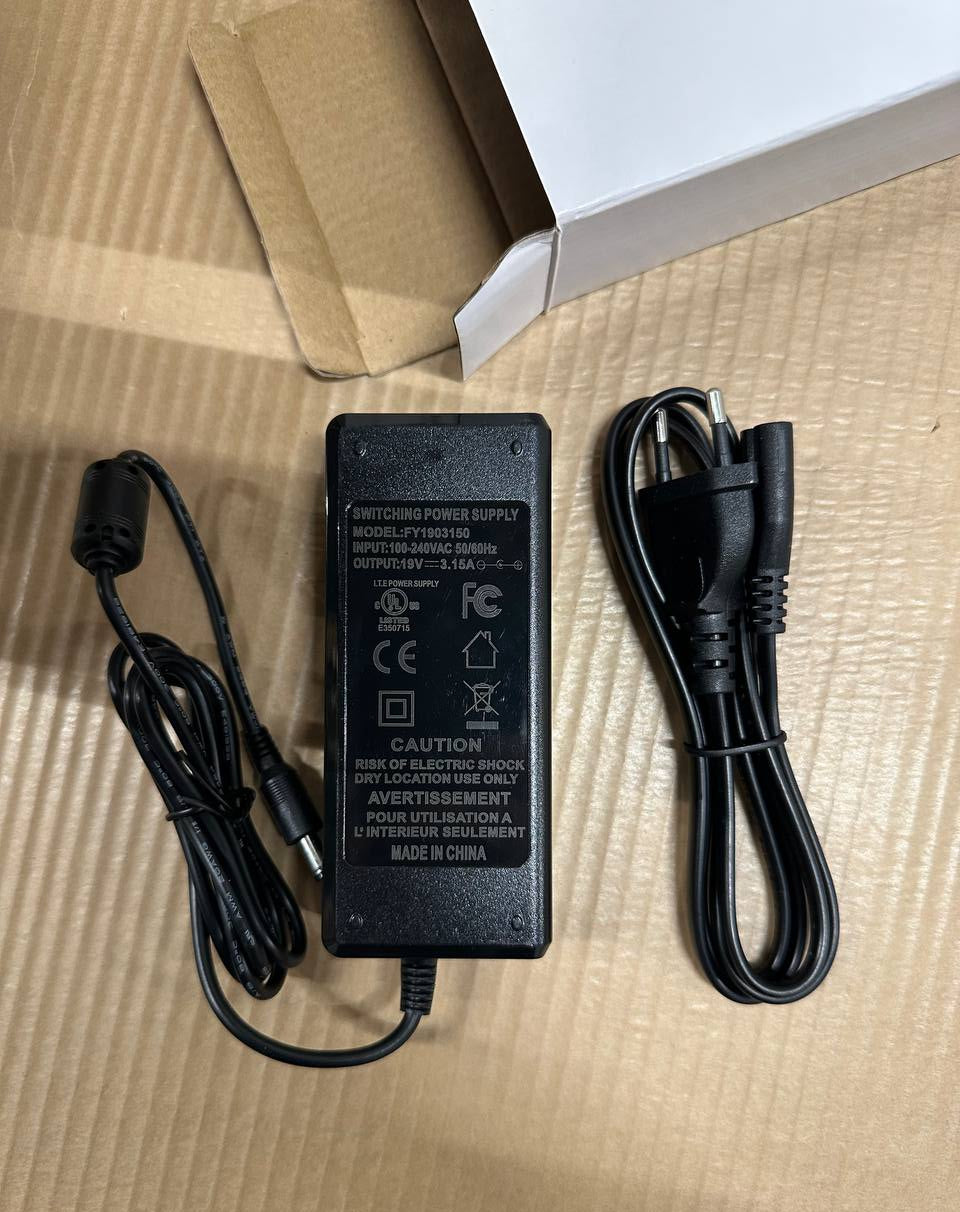 WST Multiple Power Bank Docking Station – 6 stk Powerbanks med ladestasjon (Svart)