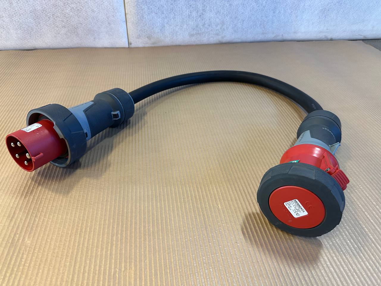 Mennekes PowerTOP® Xtra 63A IP67 – Støpsel + Skjøtekontakt + 122 cm kabel