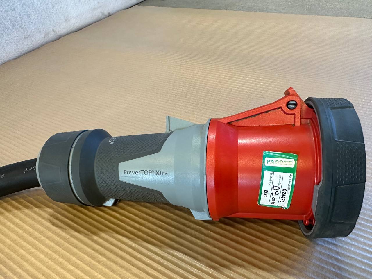 Mennekes PowerTOP® Xtra 63A IP67 – Støpsel + Skjøtekontakt + 122 cm kabel