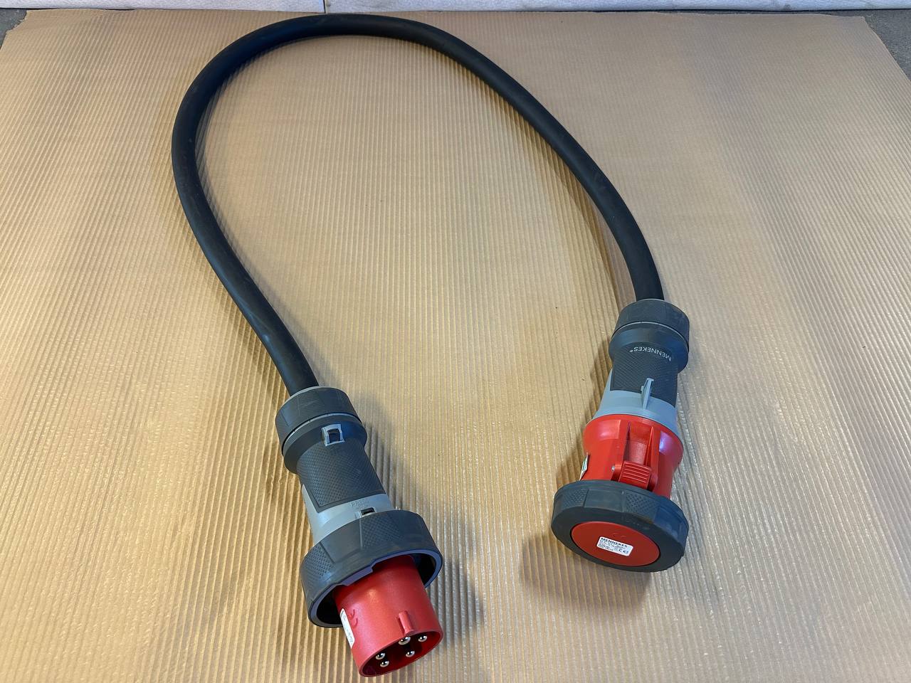 Mennekes PowerTOP® Xtra 63A IP67 – Støpsel + Skjøtekontakt + 220 cm kabel