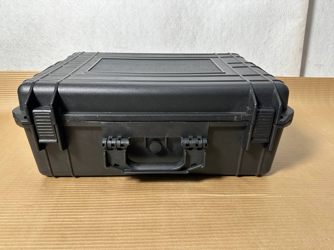 Vanntett og støtsikker koffert 50x39x21 cm med skuminnlegg