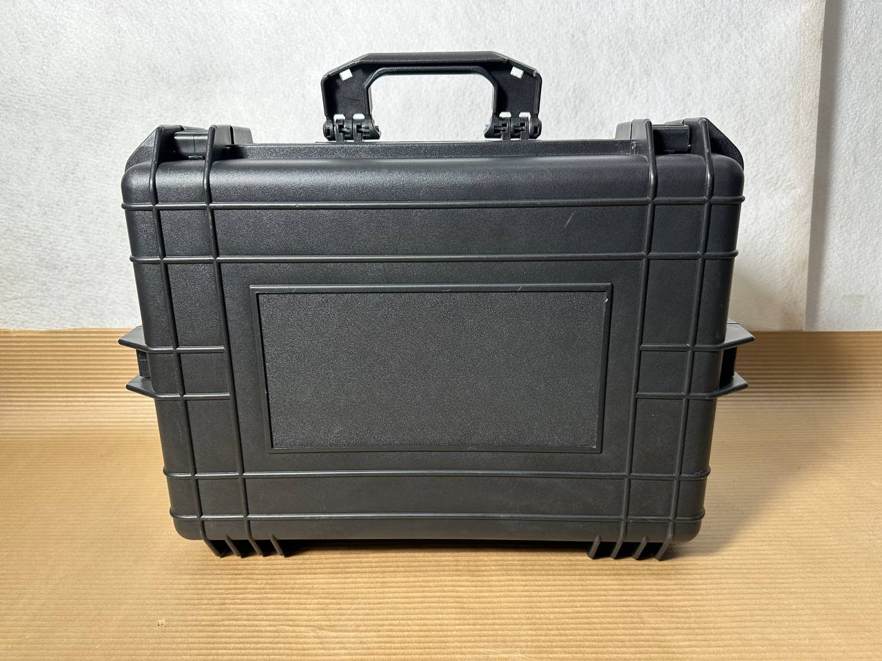 Vanntett og støtsikker koffert 50x39x21 cm med skuminnlegg