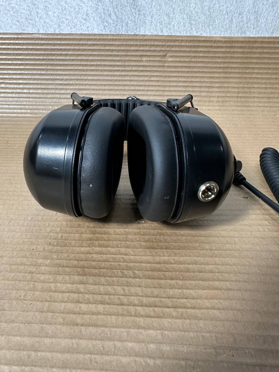 Headsett med mikrofon for walkie talkie – robust og komfortabel