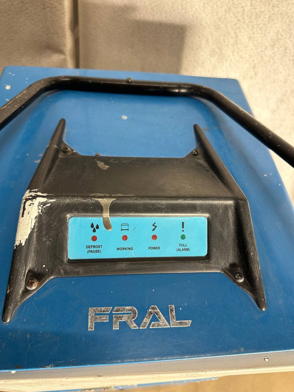 Fral FDND33SH | Profesjonell Bærbar Avfukter | 33L/dag | Robust og Effektiv