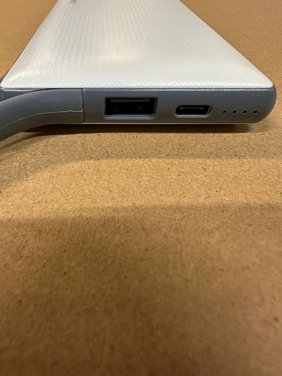 WST Multiple Power Bank Docking Station – 6x 10.000mAh (Hvit)