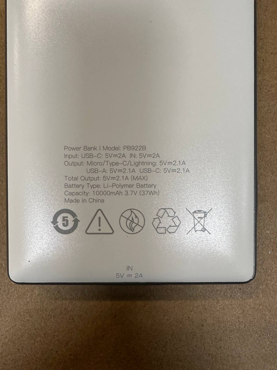 WST Multiple Power Bank Docking Station – 6x 10.000mAh (Hvit)