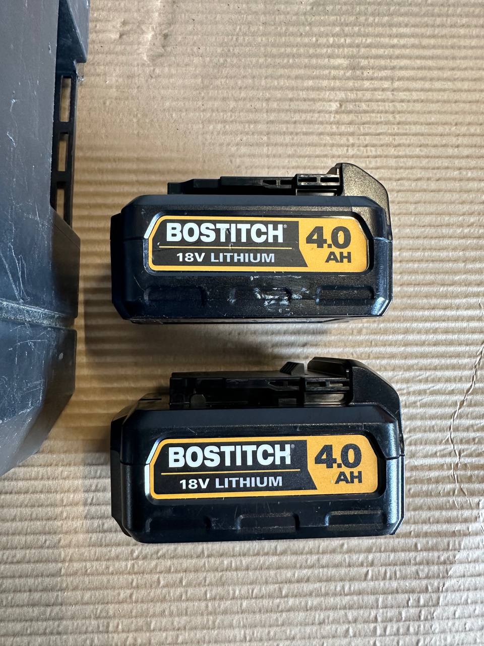 Bostitch BTCN120M2 Batteridrevet Dykkertpistol m/ 2 batterier og lader