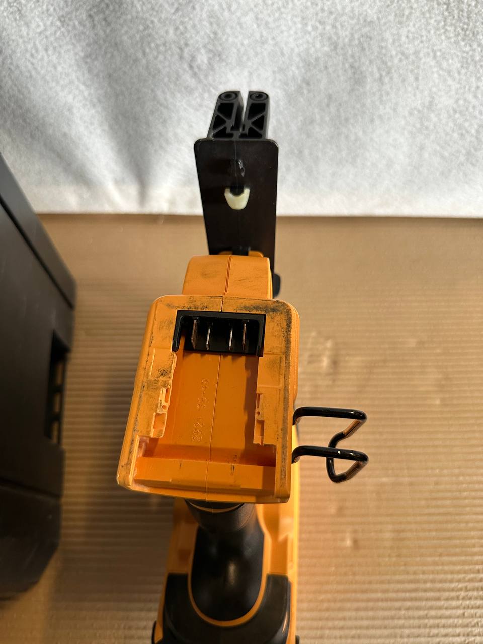 Bostitch BTCN120M2 Batteridrevet Dykkertpistol m/ 2 batterier og lader