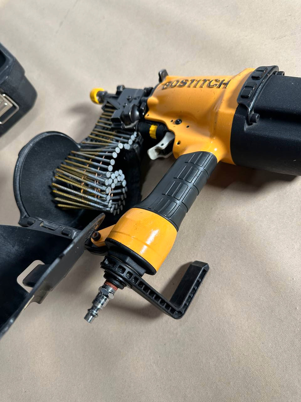 Bostitch N75CWW-2M Coil-Spikerpistol